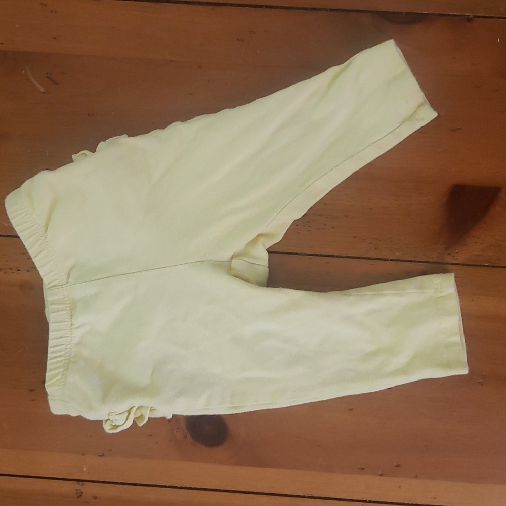 3/$10 - Old Navy yellow stretch pants